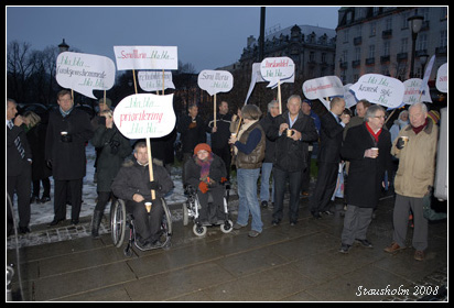 Demonstrasjon med Rehab.aksjonen foran Stortingen 9/12 2008